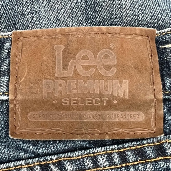 Lee Regular Fit Boot Cut Distressed Jeans Size 32 x 30 Men's - Picture 2 of 5